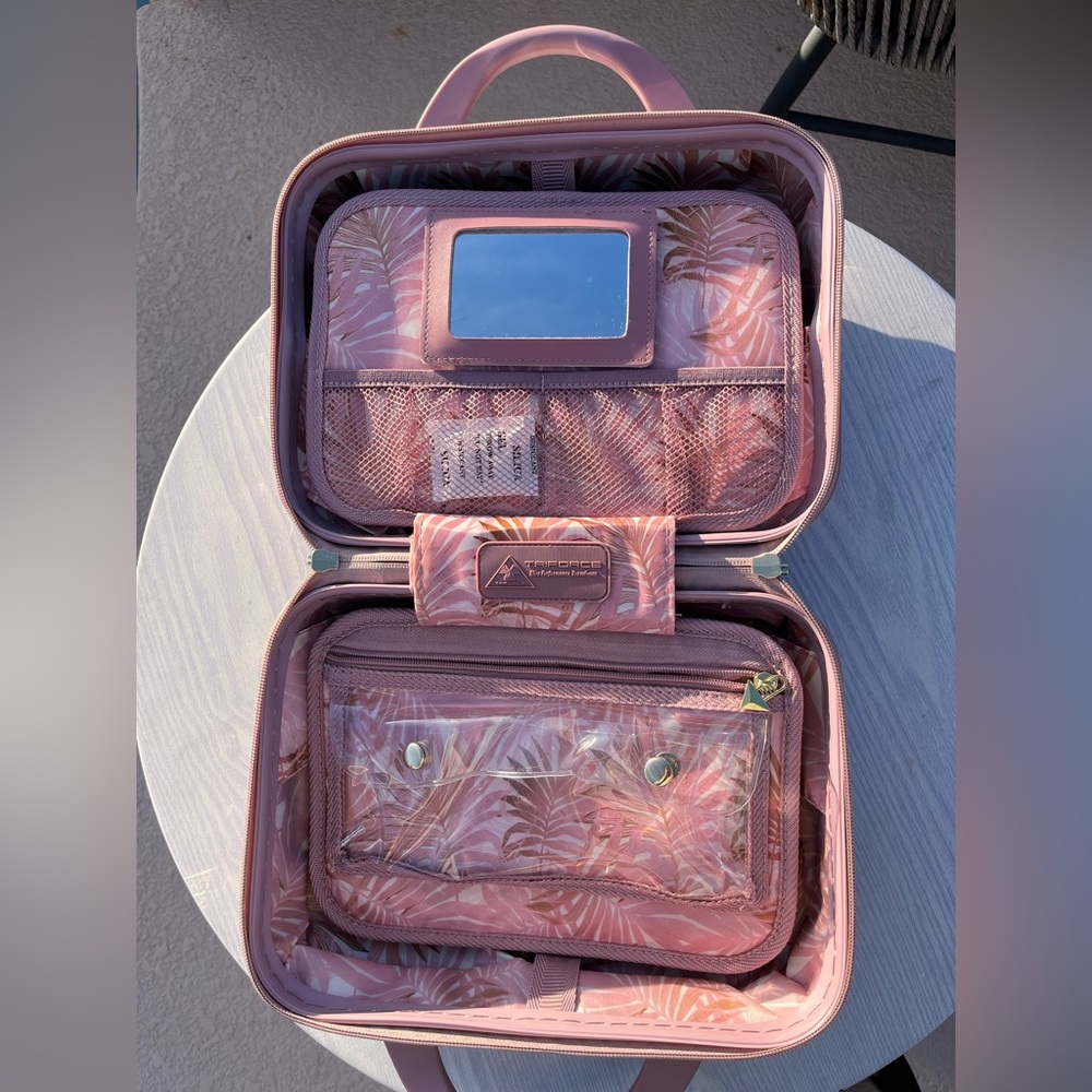 Elegant Pink Travel Beauty Bag - Picture 4 of 13